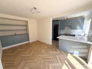 Kitchen/lounge- click for photo gallery